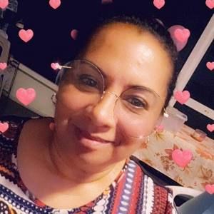 Meet your Posher, Elia